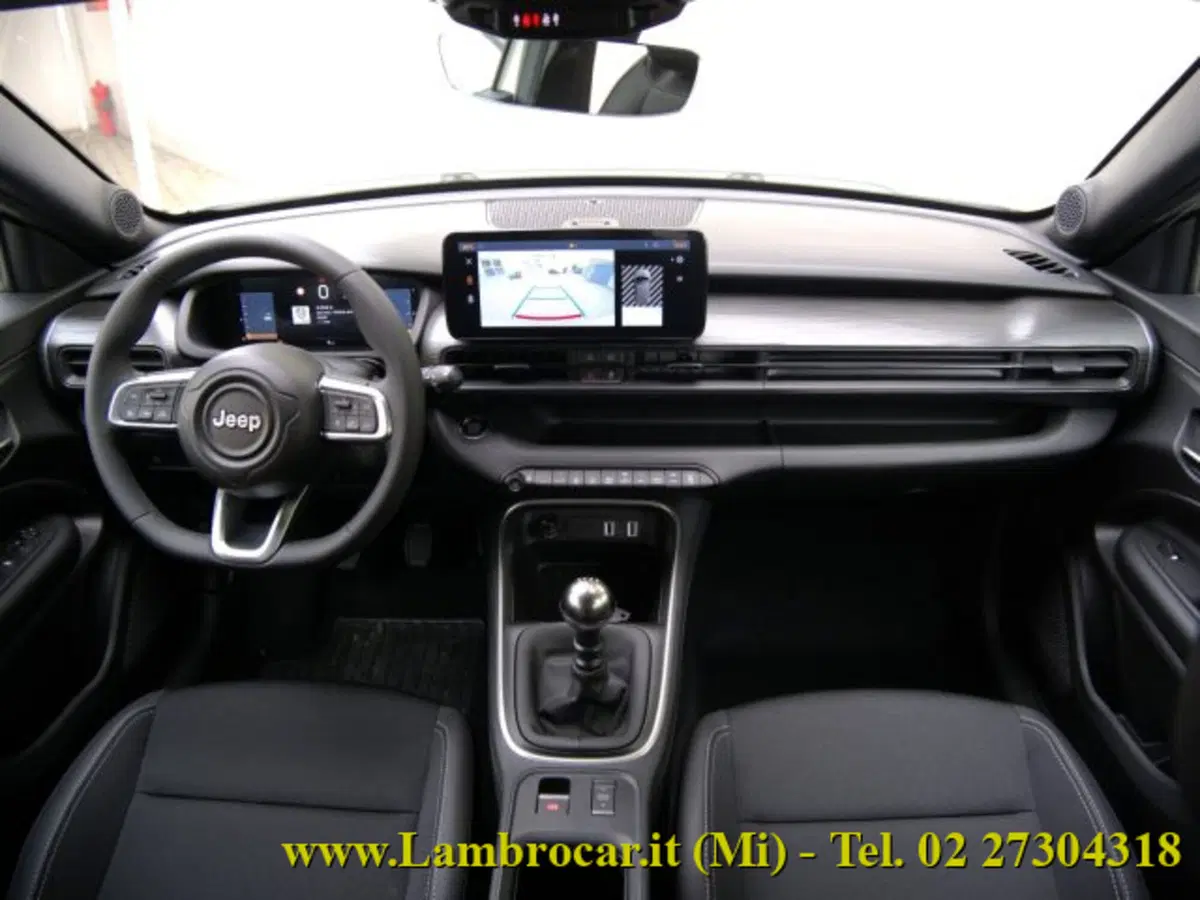 Jeep Avenger nuova a Milano (2)