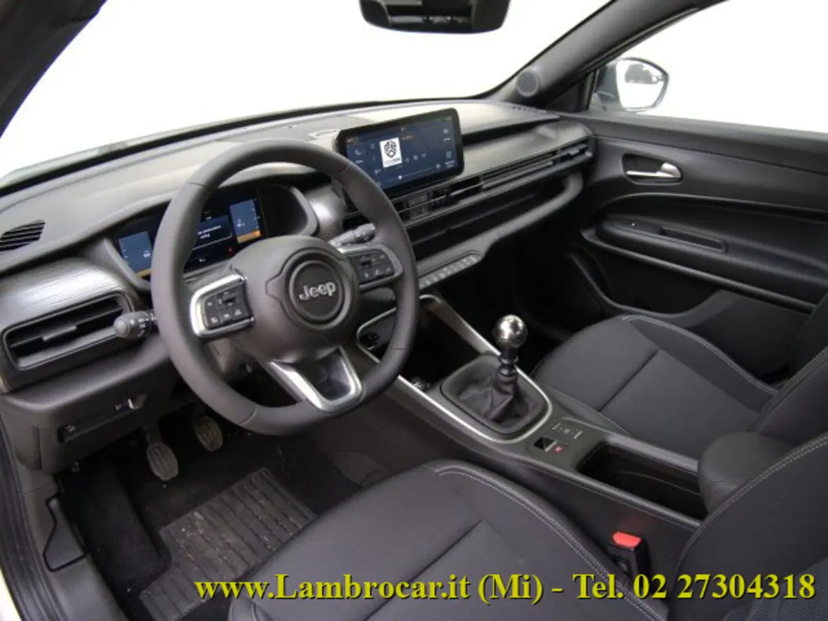 Jeep Avenger nuova a Milano (3)