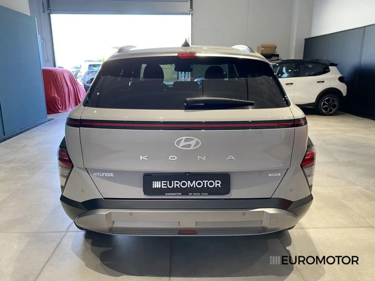 Hyundai Kona usata a Bari (10)