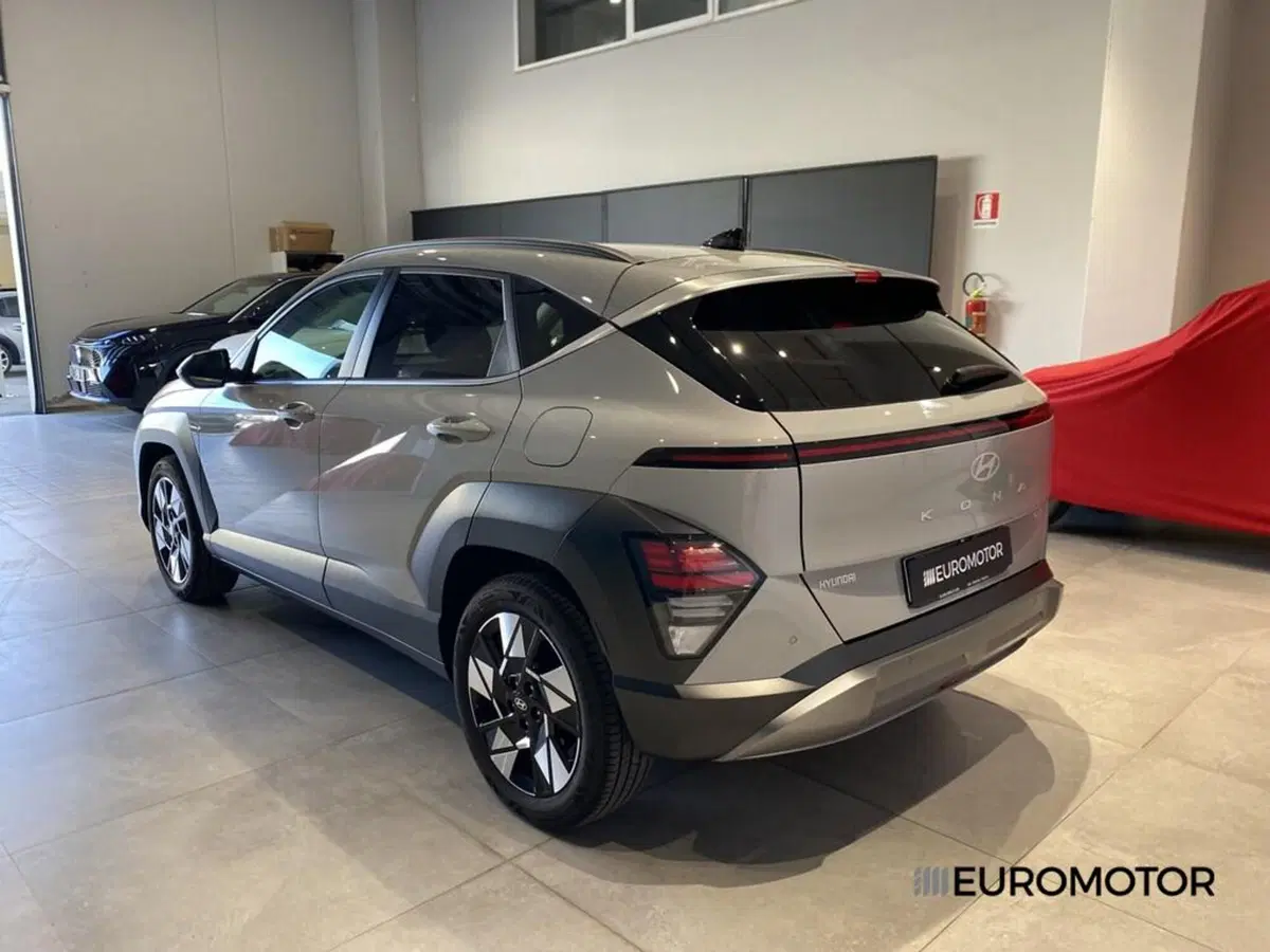 Hyundai Kona usata a Bari (11)