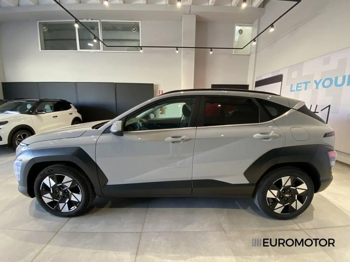Hyundai Kona usata a Bari (12)