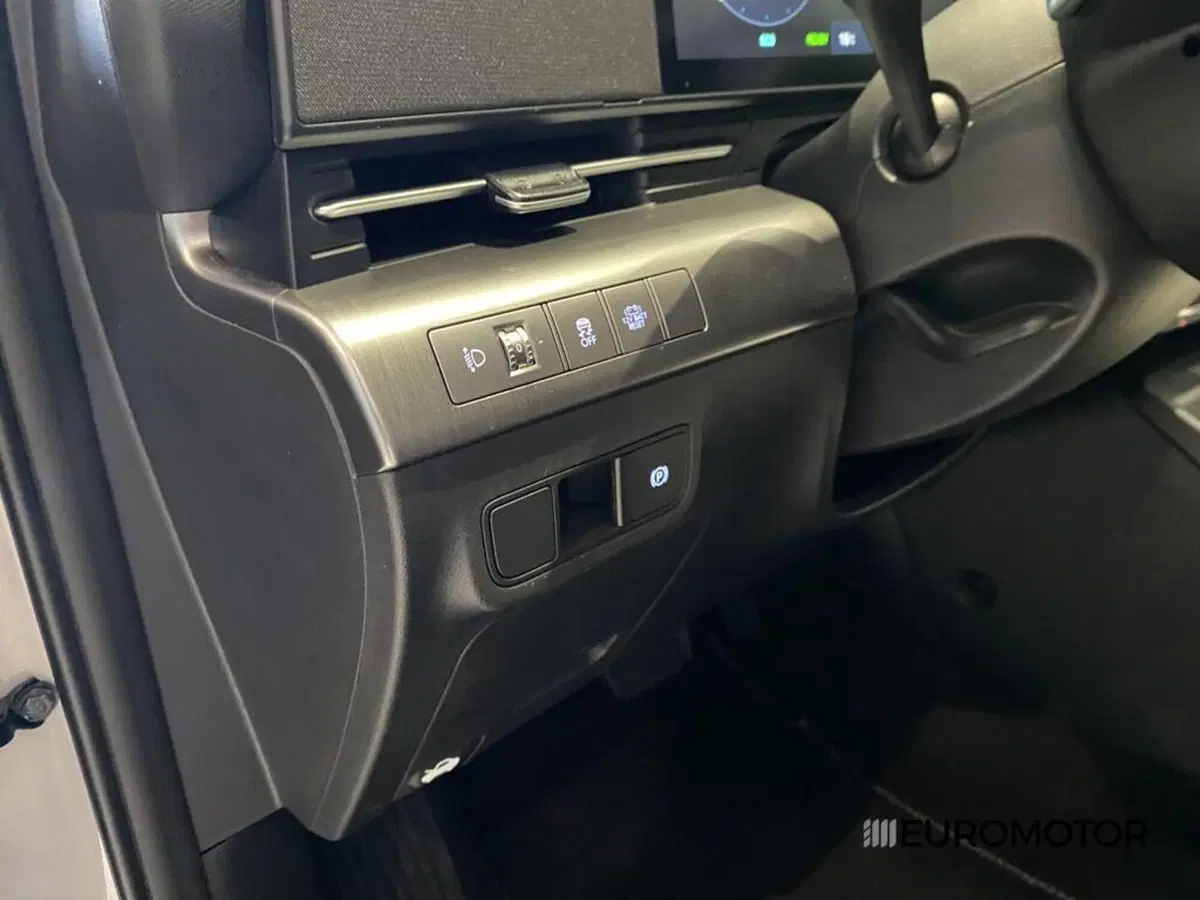 Hyundai Kona usata a Bari (14)