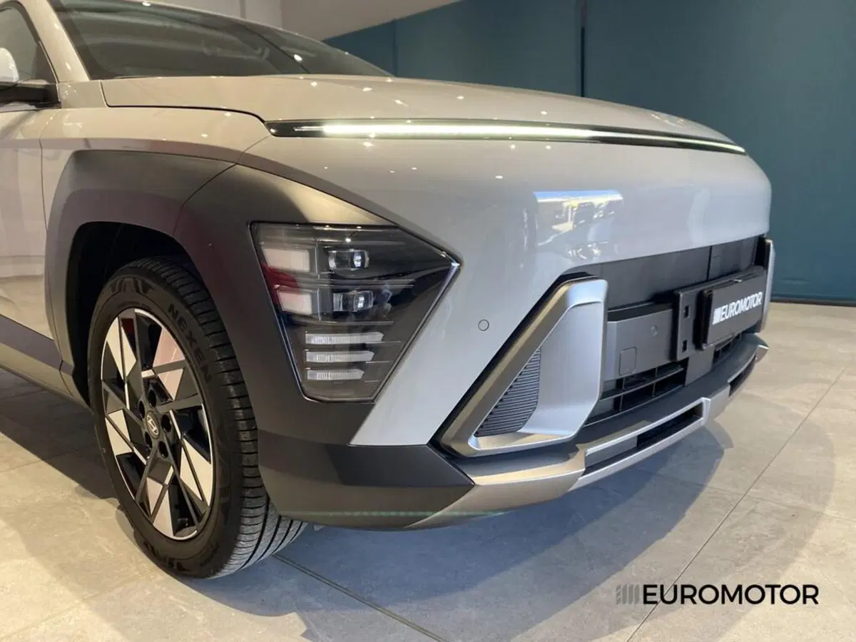 Hyundai Kona usata a Bari (4)