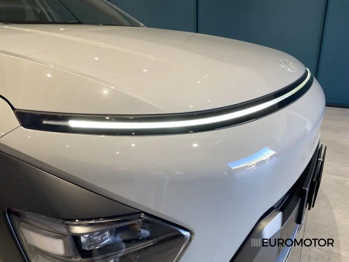 Hyundai Kona usata a Bari (5)
