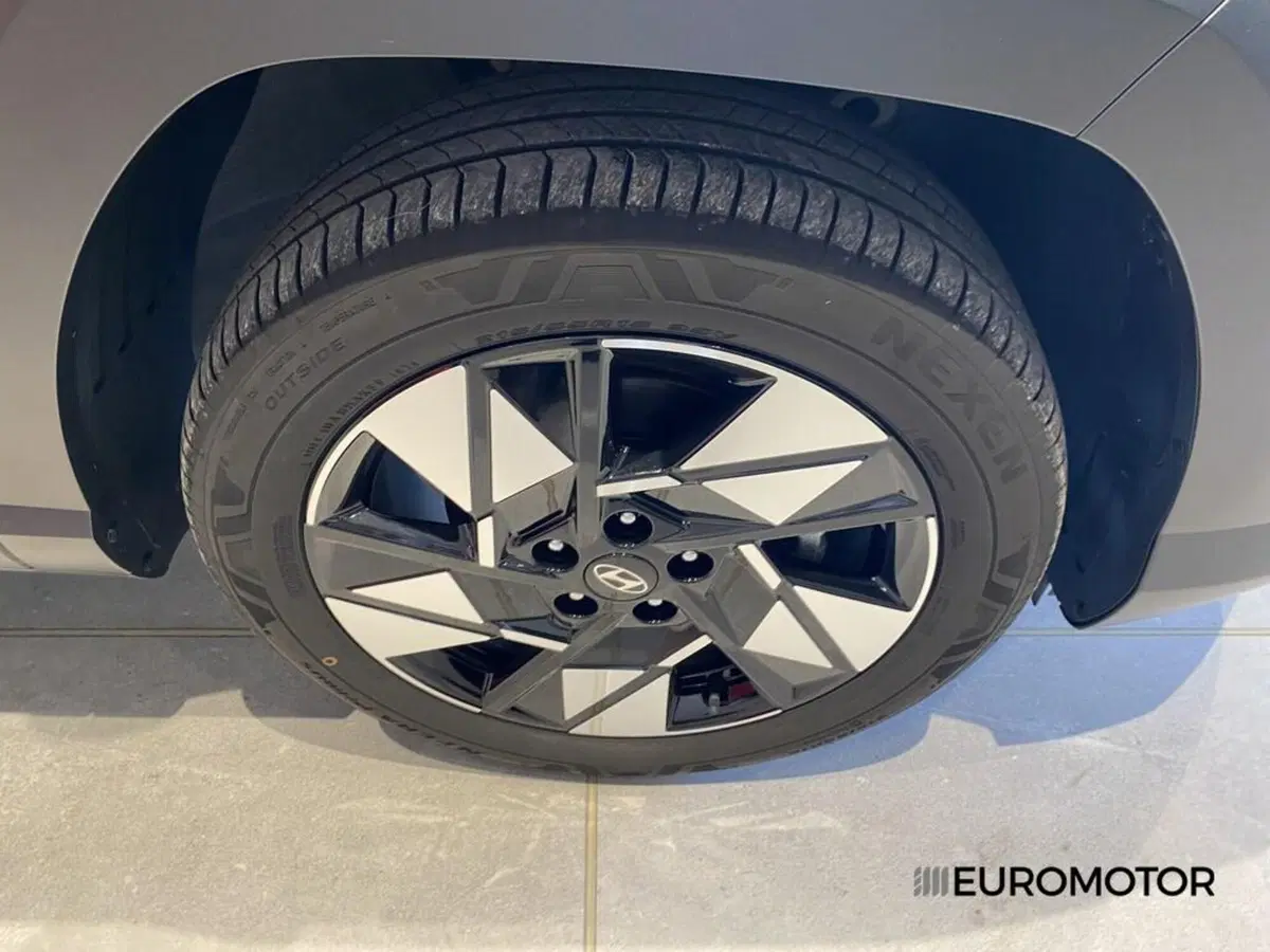 Hyundai Kona usata a Bari (6)