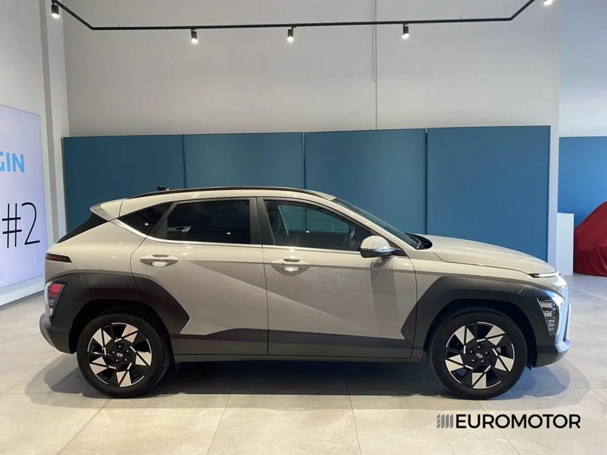 Hyundai Kona usata a Bari (7)