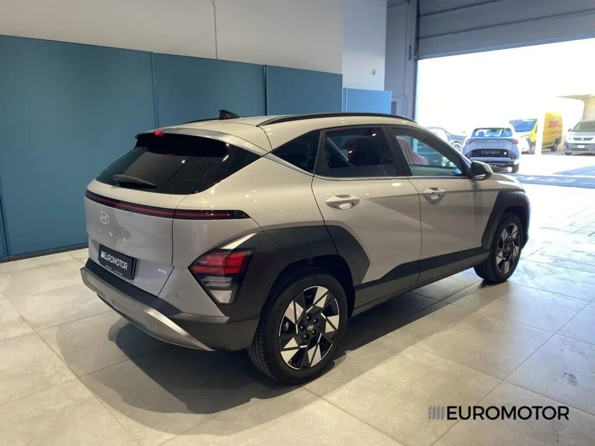 Hyundai Kona usata a Bari (9)