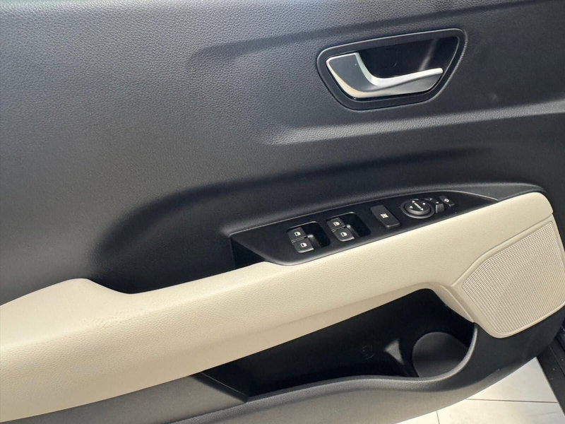 Kia Stonic nuova a Cosenza (11)