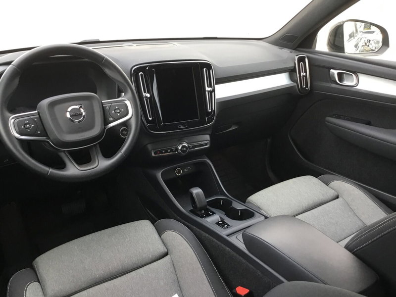 Volvo XC40 usata a Napoli (12)