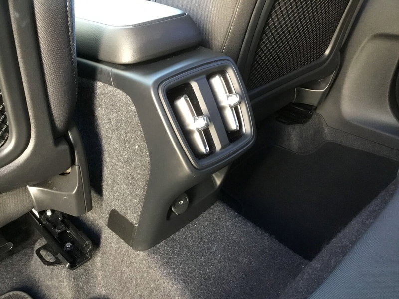 Volvo XC40 usata a Napoli (16)