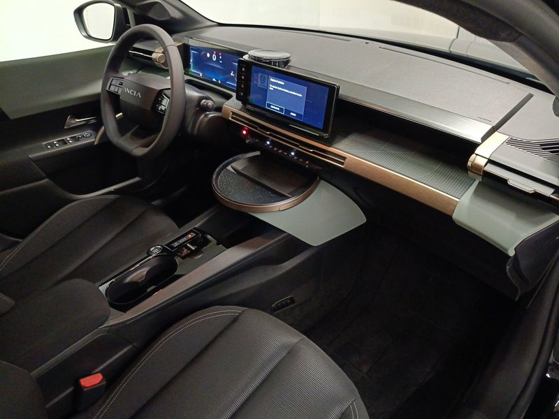 Lancia Ypsilon usata a Teramo (12)