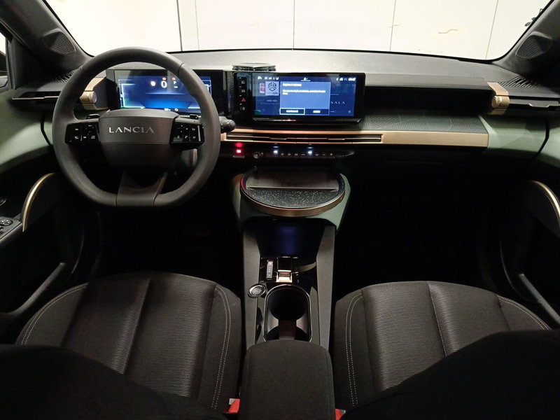 Lancia Ypsilon usata a Teramo (16)