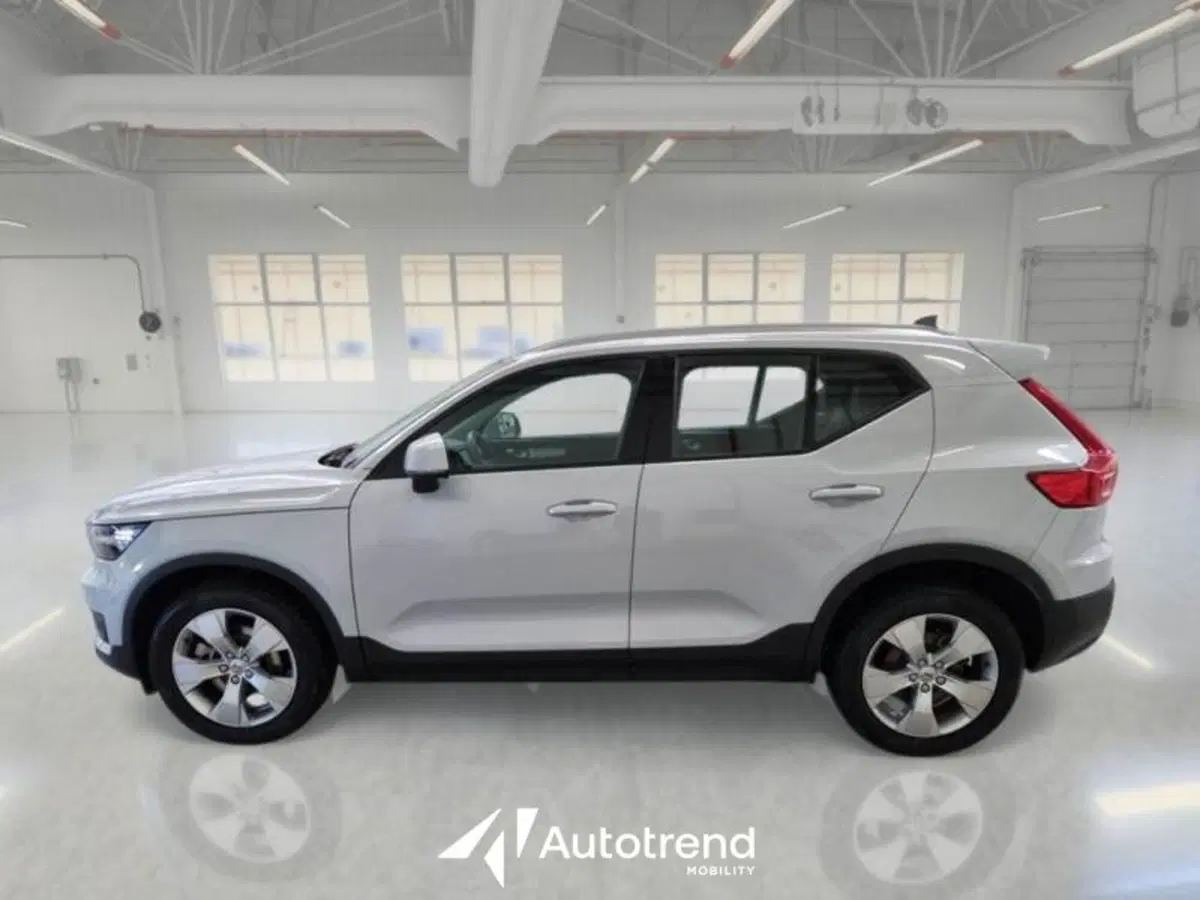 Volvo XC40 usata a Bari (13)