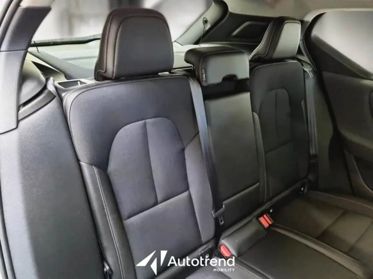 Volvo XC40 usata a Bari (9)