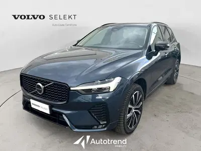 Volvo XC60 B4 (d) AWD automatico Ultimate Dark del 2023 usata a Bari