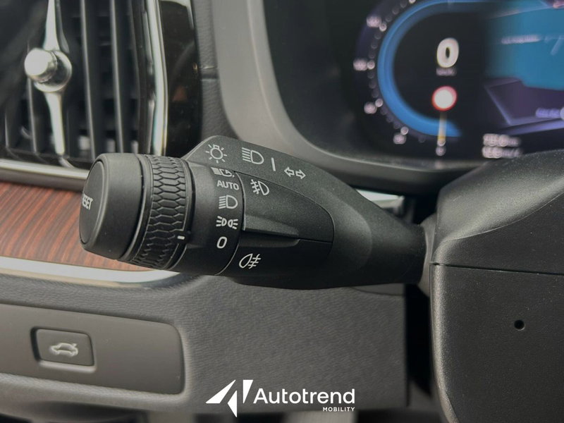 Volvo XC60 usata a Bari (10)