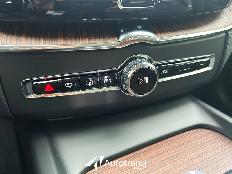 Volvo XC60 usata a Bari (15)