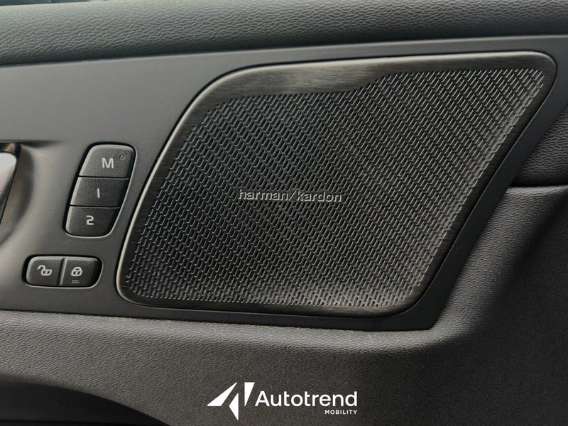 Volvo XC60 usata a Bari (17)