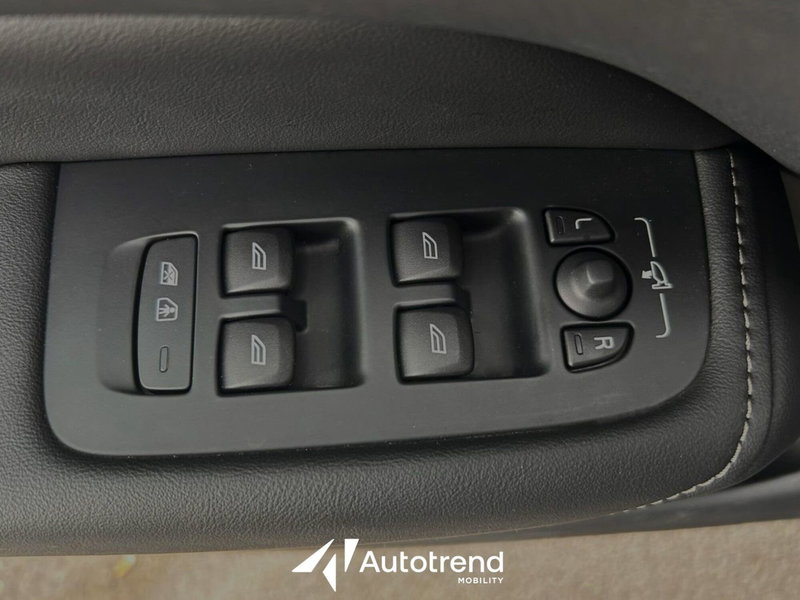 Volvo XC60 usata a Bari (18)