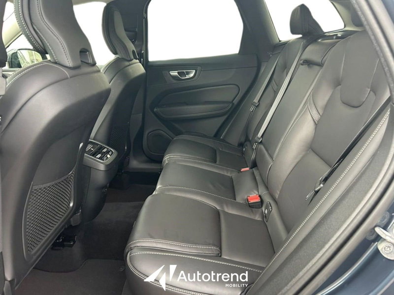 Volvo XC60 usata a Bari (19)