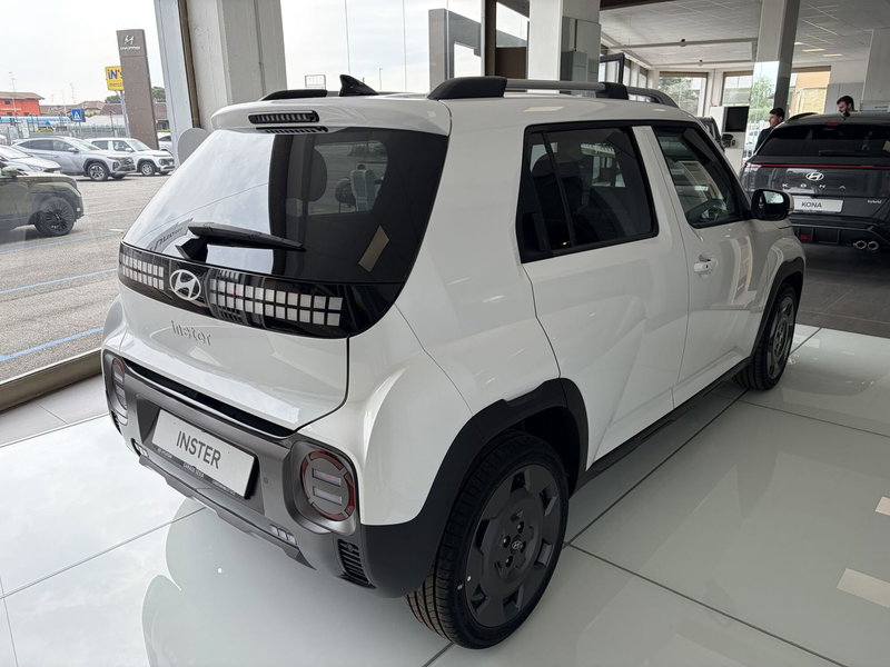 Hyundai Inster nuova a Vercelli (3)