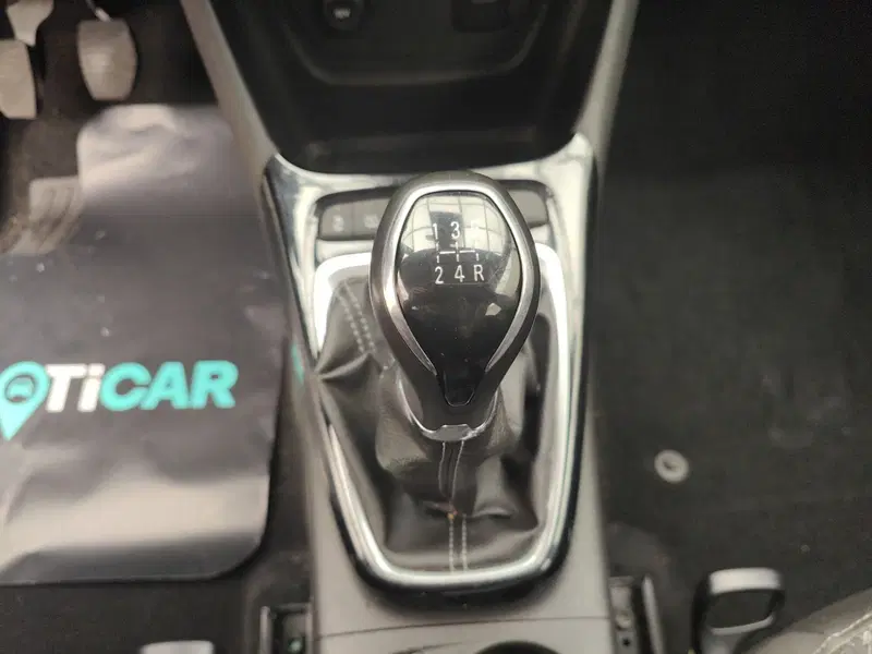 Opel Crossland X usata a Como (15)