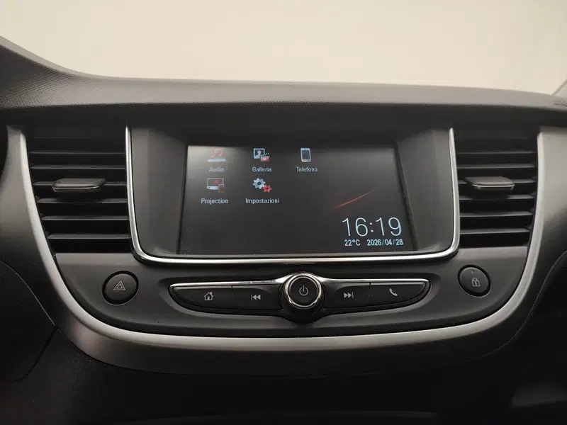 Opel Crossland X usata a Como (9)