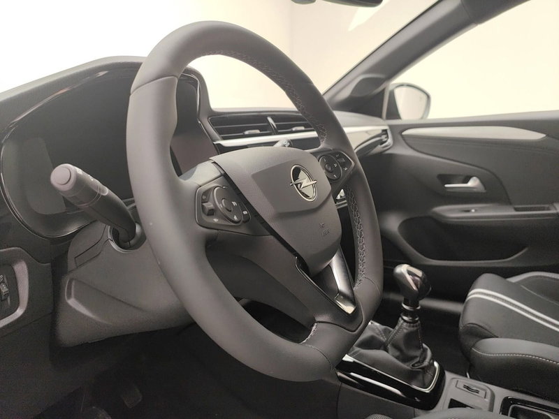 Opel Corsa nuova a Como (9)