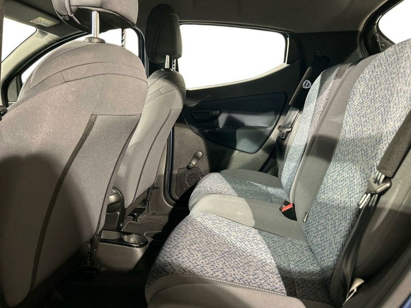 Lancia Ypsilon usata a Lecco (11)