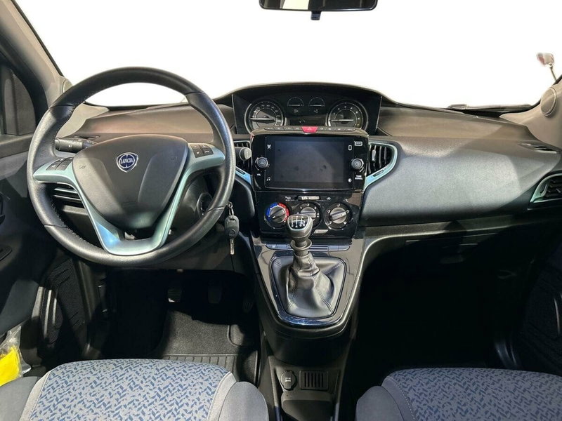Lancia Ypsilon usata a Lecco (8)