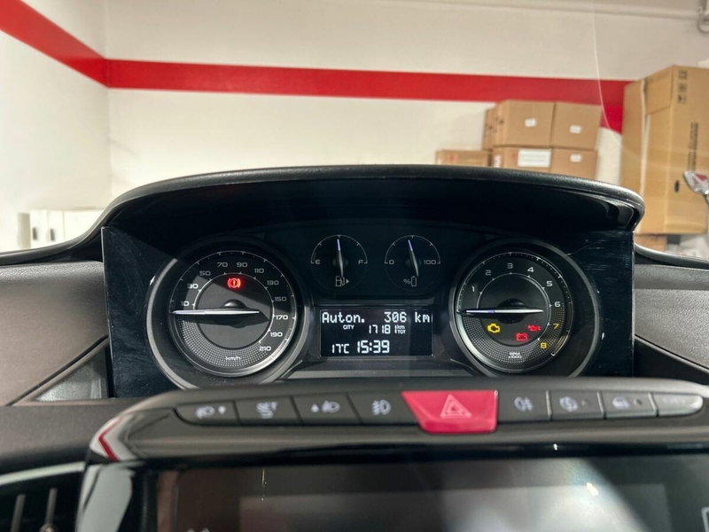 Lancia Ypsilon usata a Lecco (9)