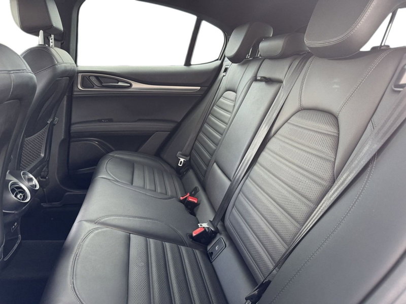 Alfa Romeo Stelvio usata a Pistoia (14)