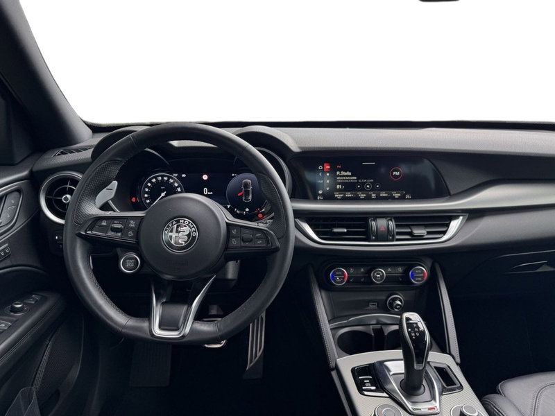 Alfa Romeo Stelvio usata a Pistoia (8)