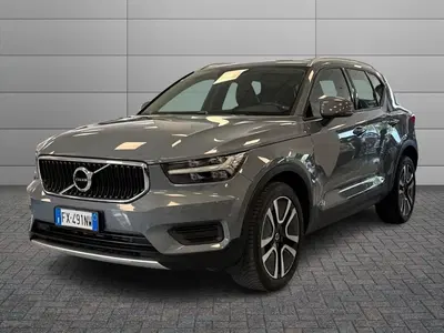 Volvo XC40 T3 Momentum Pro del 2019 usata a Prato