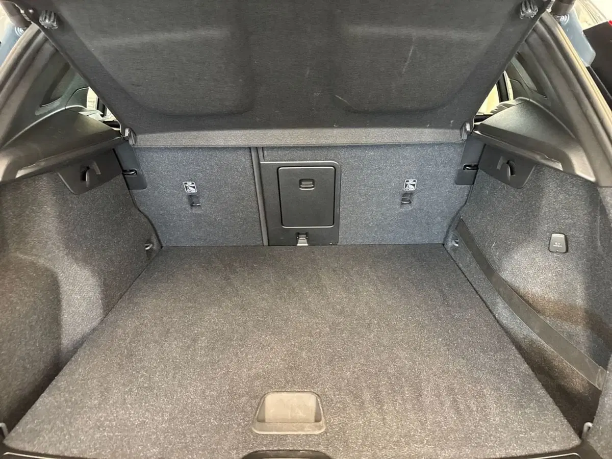 Volvo XC40 usata a Prato (10)