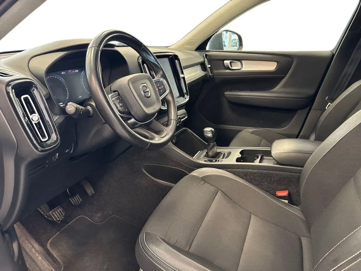 Volvo XC40 usata a Prato (7)