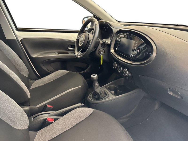 Toyota Aygo X usata a Prato (11)