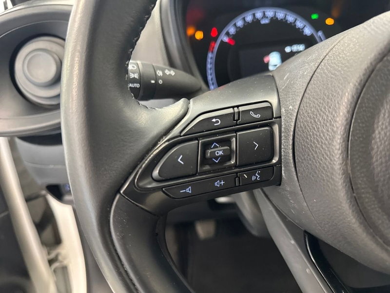 Toyota Aygo X usata a Prato (18)