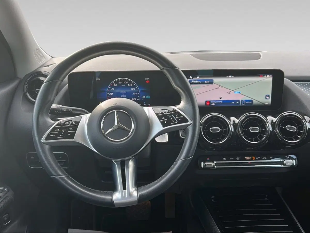 Mercedes-Benz GLA SUV usata a Siena (11)