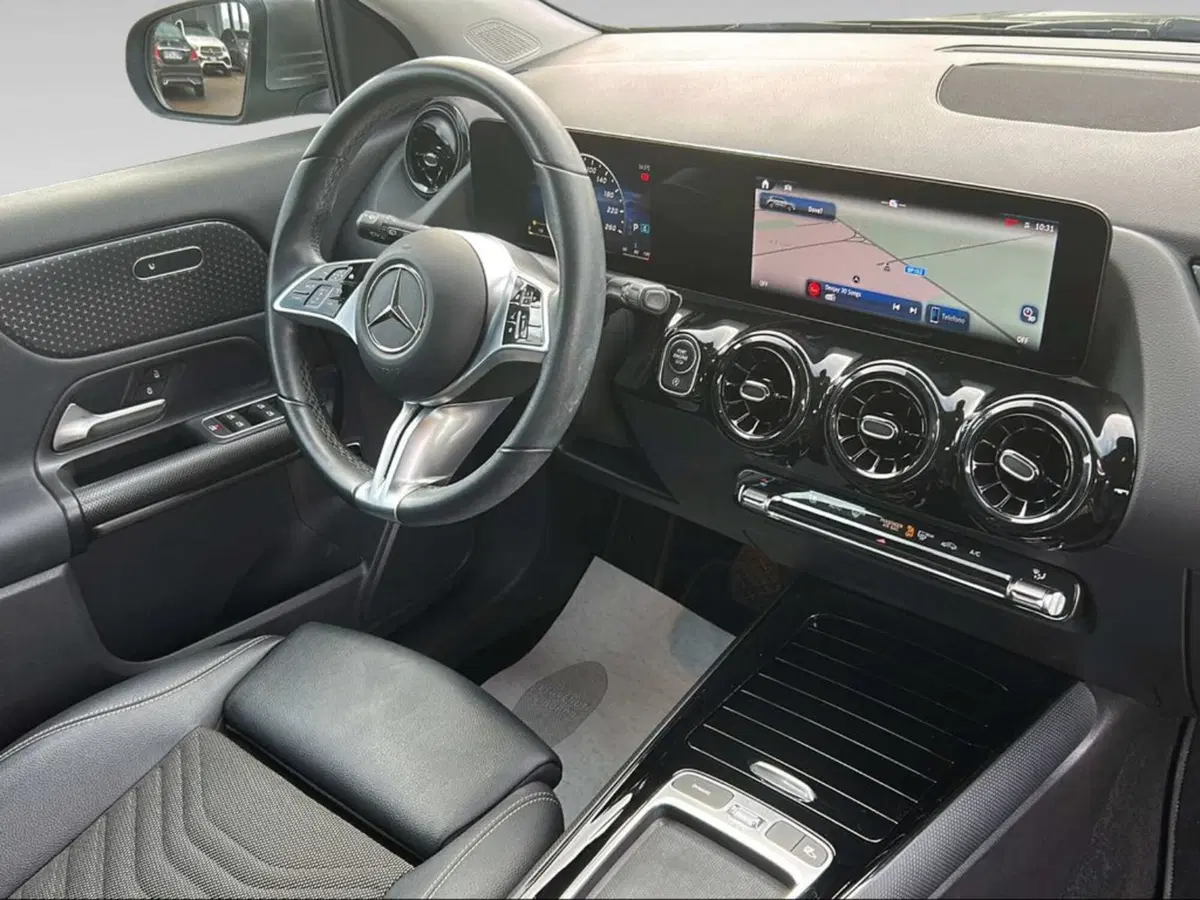 Mercedes-Benz GLA SUV usata a Siena (12)