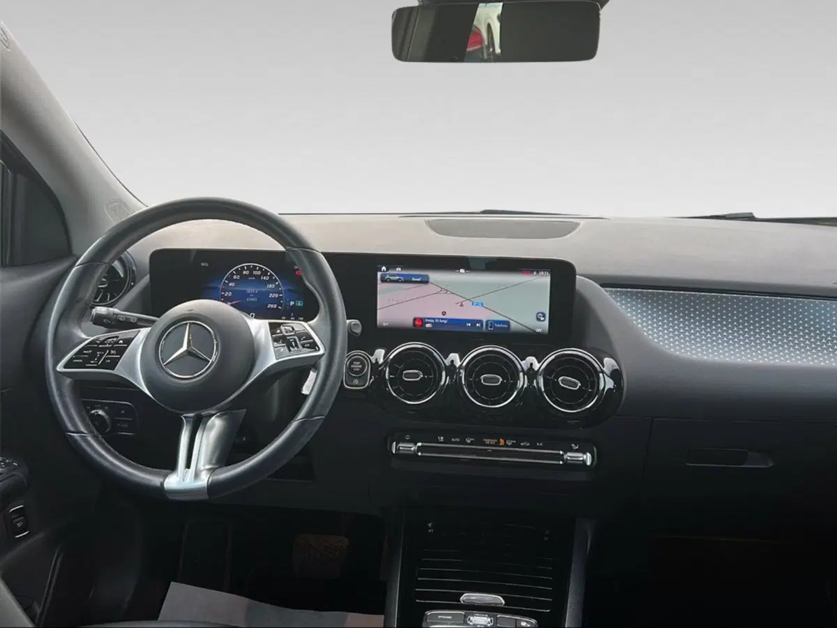 Mercedes-Benz GLA SUV usata a Siena (14)