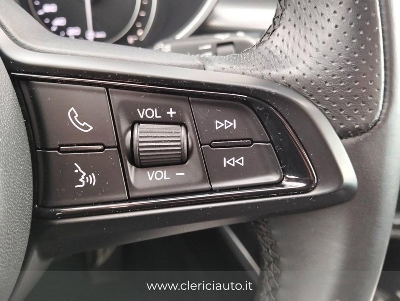 Alfa Romeo Stelvio usata a Como (11)