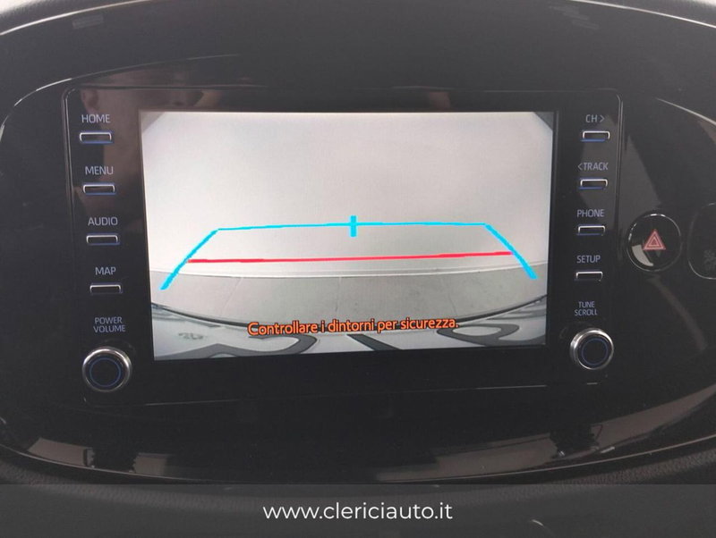 Toyota Aygo X usata a Como (13)