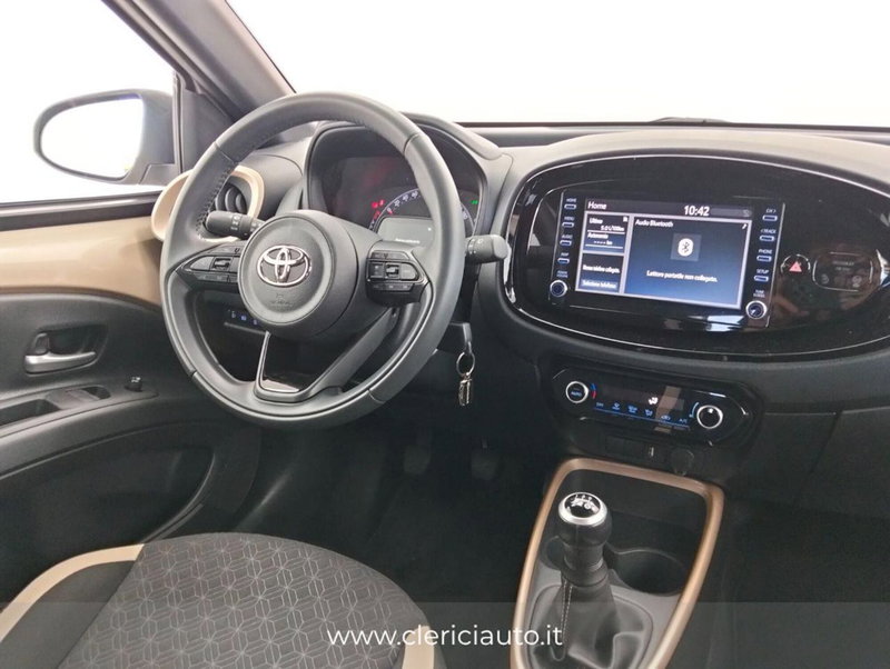 Toyota Aygo X usata a Como (9)