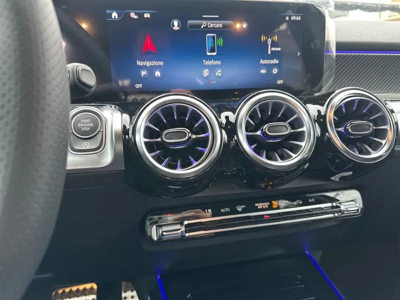 Mercedes-Benz GLB nuova a Pescara (10)