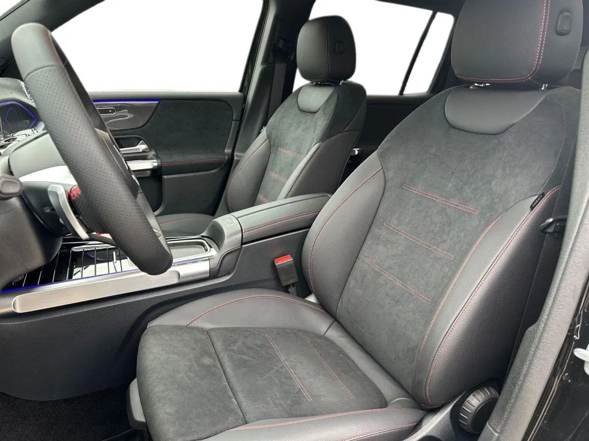 Mercedes-Benz GLB nuova a Pescara (11)