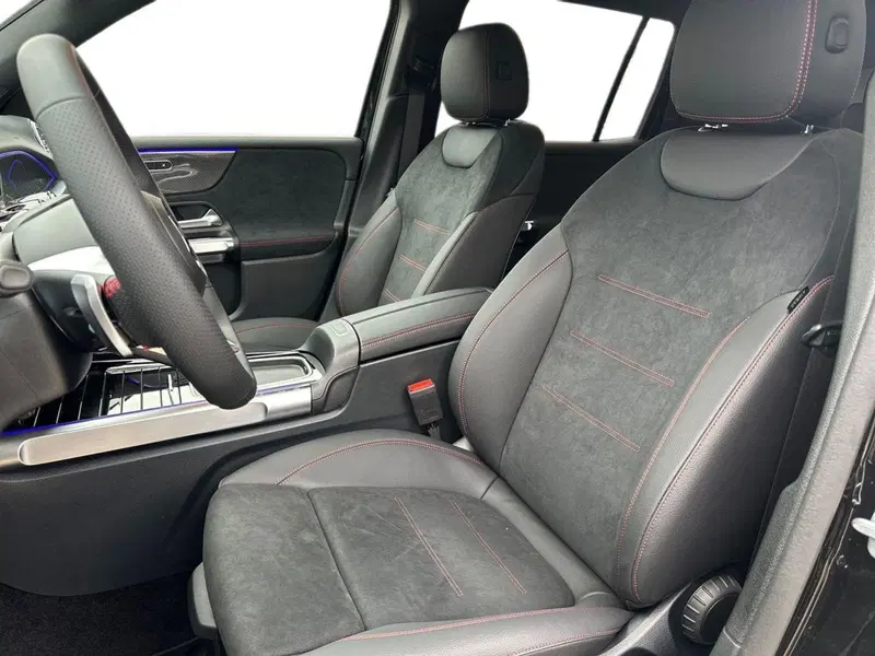 Mercedes-Benz GLB nuova a Pescara (11)