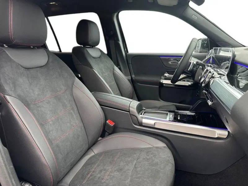 Mercedes-Benz GLB nuova a Pescara (14)