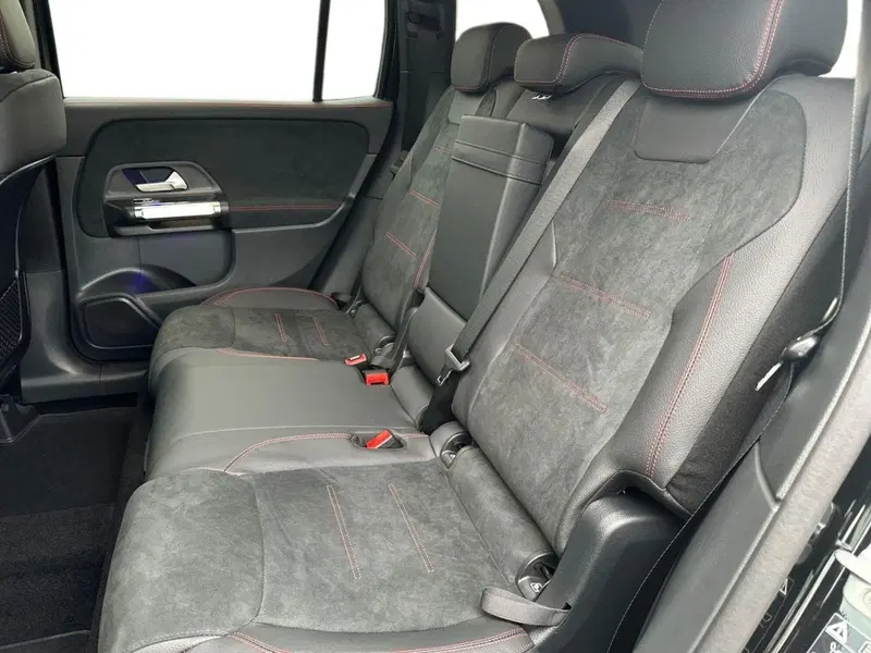 Mercedes-Benz GLB nuova a Pescara (15)