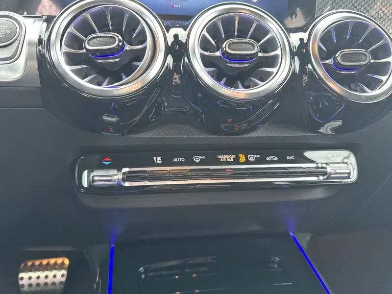 Mercedes-Benz GLB nuova a Pescara (16)